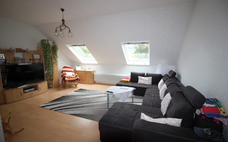 Wohnzimmer der Whg. 4 im DG