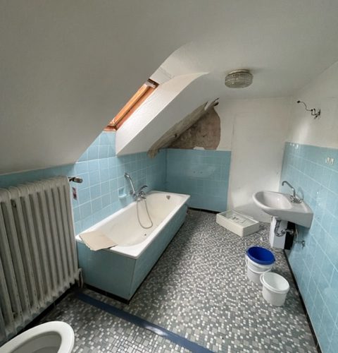 weiteres Badezimmer im OG