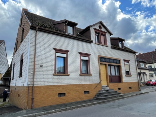 Vorderseite Wohnhaus