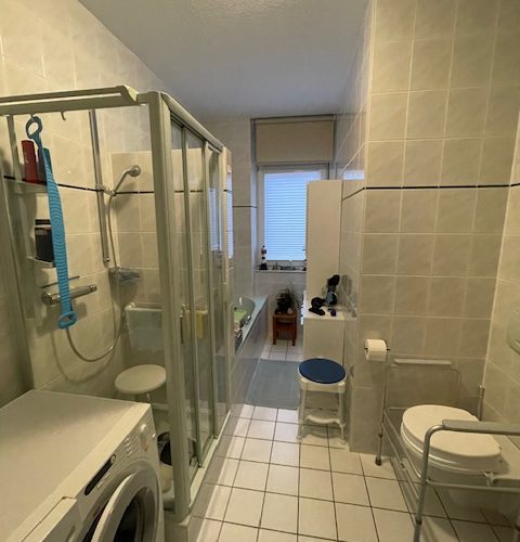 Badezimmer in der Wohnung im EG