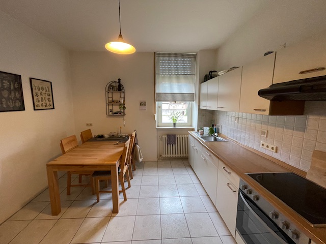 Küche mit EBK in der Wohnung im OG