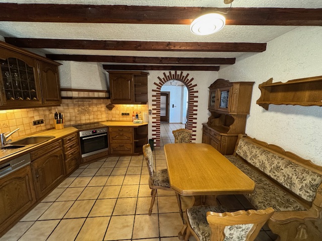 großzügige Essküche