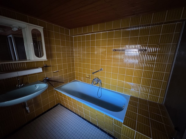 weiteres Badezimmer, hier im EG