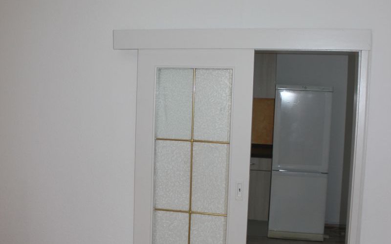 Blick vom Wohnzimmer zur Küche