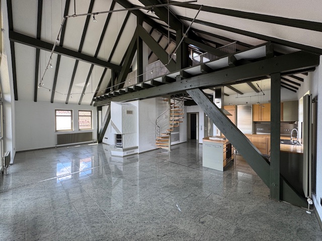 großzügiger Wohnbereich