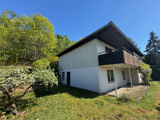 Seitenansicht der Liegenschaft