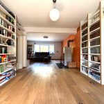 Blick vom Lese- zum Wohnbereich