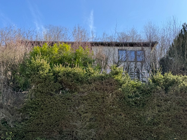 Blick von der Straßenseite