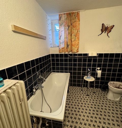 Badezimmer im Erdgeschoss