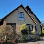 Straßenansicht der Liegenschaft