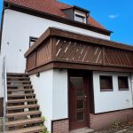 Treppe zum hochparterren Hauseingangsbereich