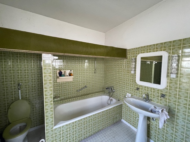 Badezimmer im Erdgeschoss