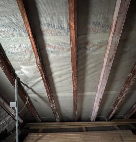 Unterspannfolie ist vorhanden