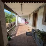 überdachte Terrasse