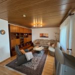 Blick vom Ess- in den Wohnbereich