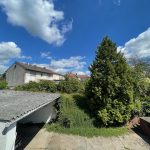 Blick über den Hof zum Garten