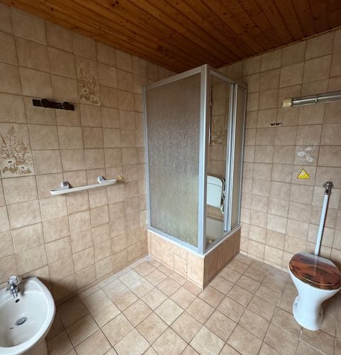 Badezimmer I im Erdgeschoss