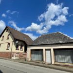 Ansicht aus südlicher Richtung mit Nebengebäude