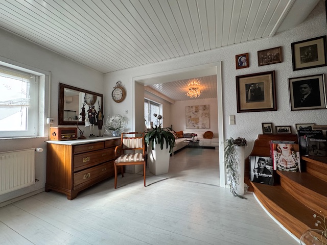 ersichtlich ist die Treppe zum Dachgeschoss